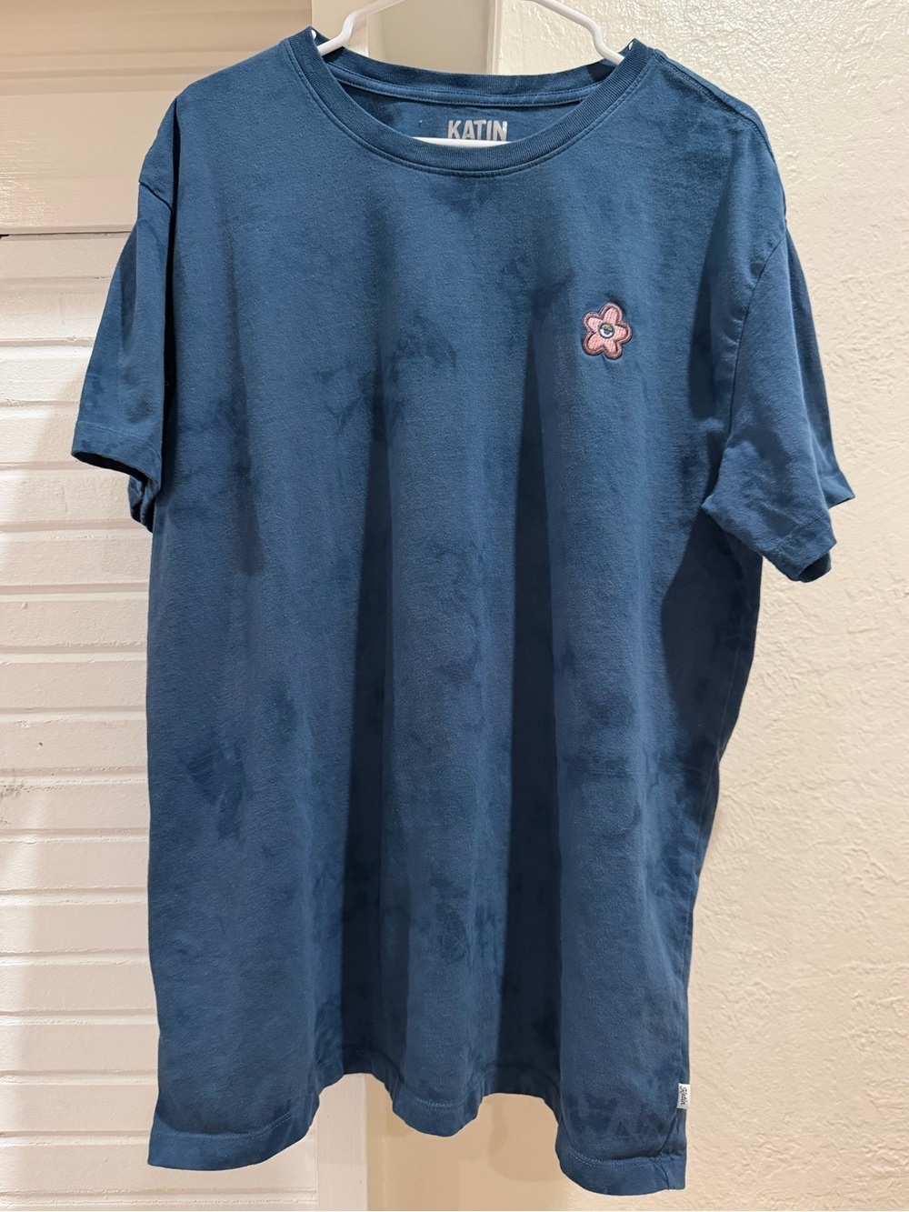 Katin Navy Short-Sleeve Crewneck Tee with Floral Patch Size XL Organic Cotton